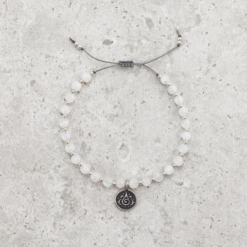 Moonstone Bracelet - Intuition & Magic